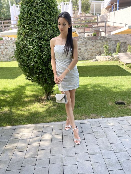 Вечірня сукня міні