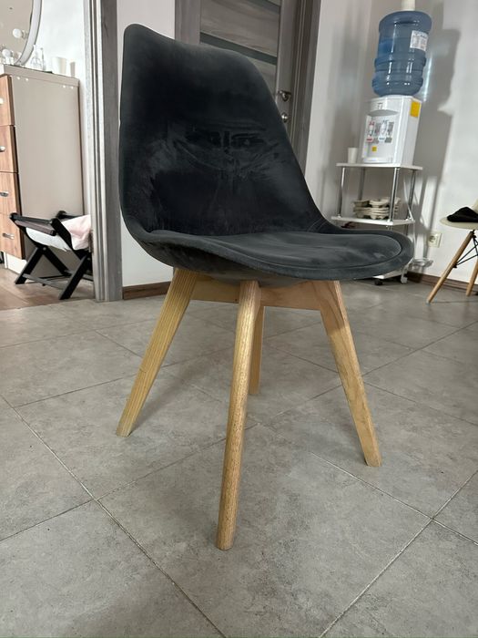 Стіл, витяжка для майстра манікюру