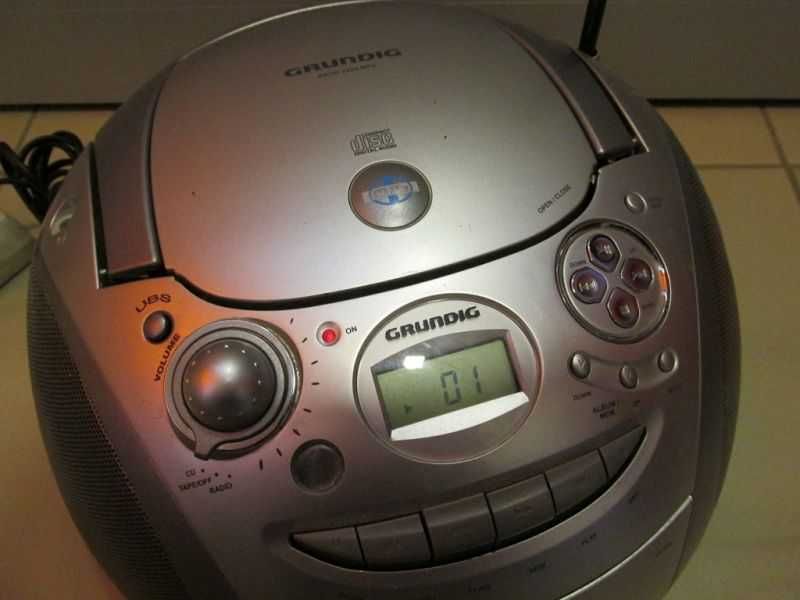 Переносная магнитола GRUNDIG RR CD 2420 MP3 Germany