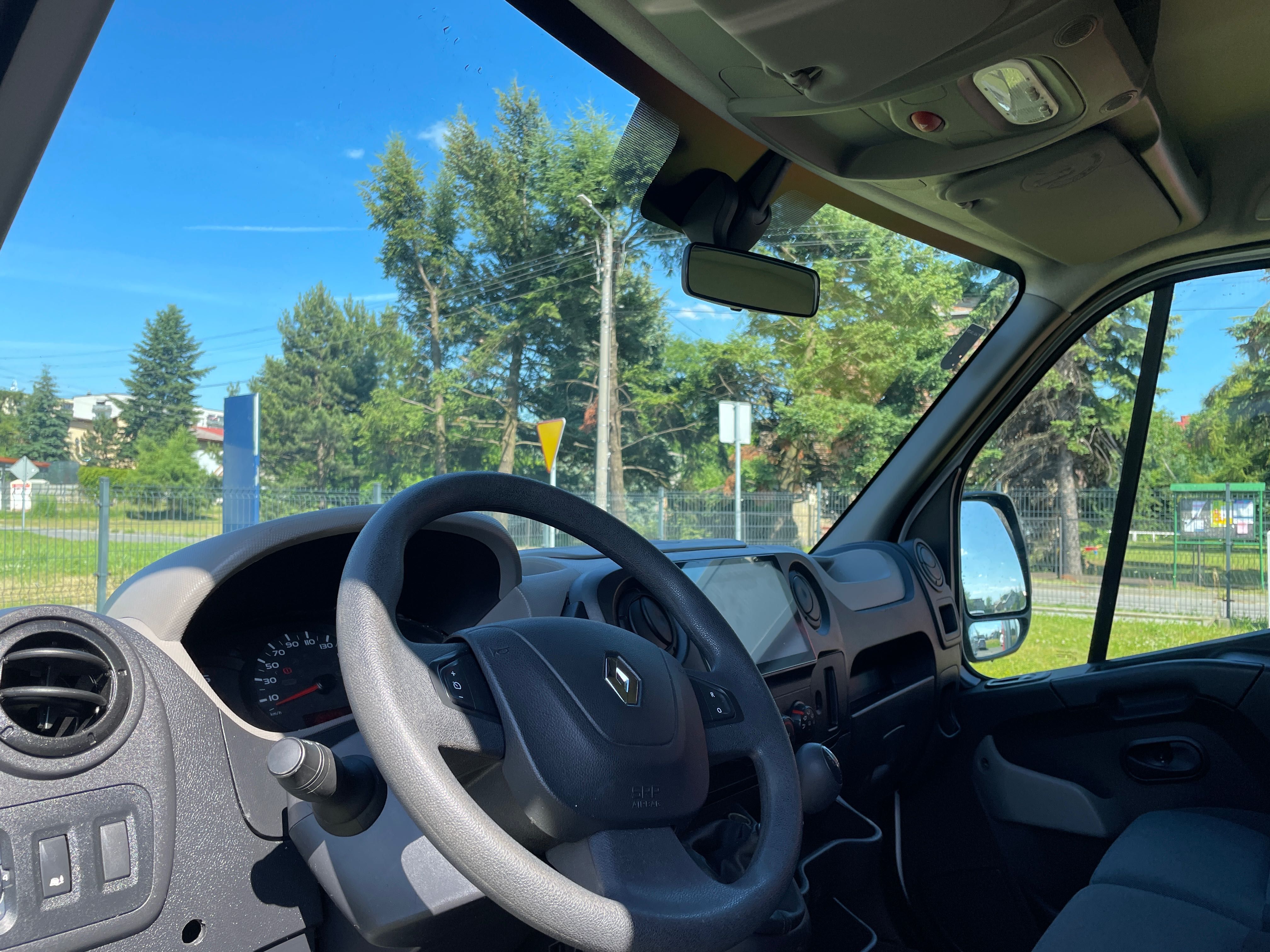 wypożyczalnia busów aut Renault Master L2H2 wolne terminy dostawczak