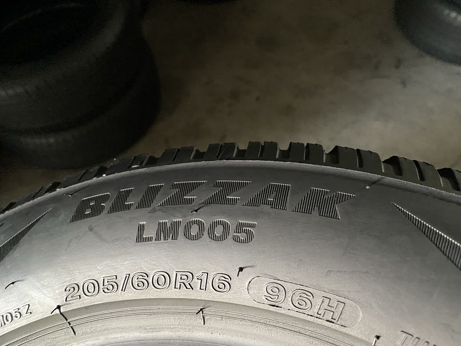 Шини 205/60/16 - 4шт Bridgestone Blizzak LM005 зима