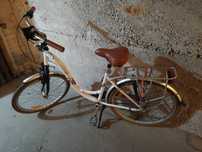 Rower miejski typu damka.