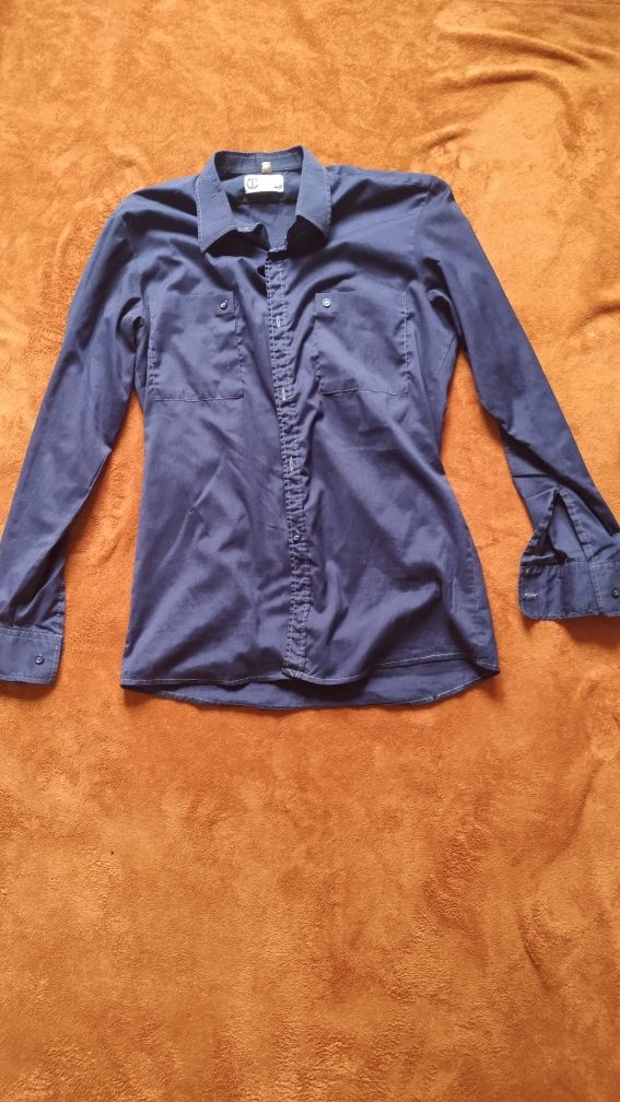 Синяя мужская рубашка. Размер М