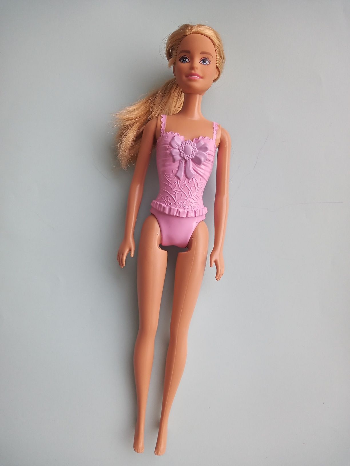 Lalka Barbie w stroju