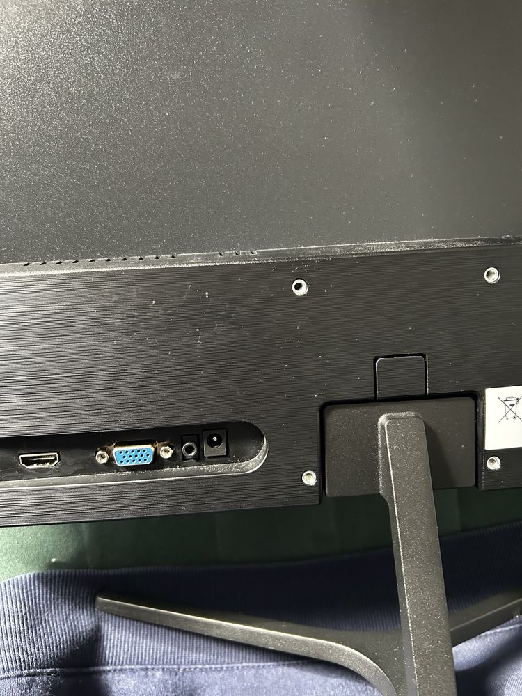 Monitor bezramkowy 22 cale Chiq