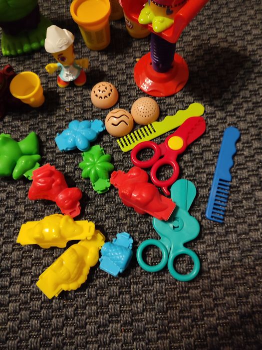 Zestaw ciastolina Play doh Hulk Iron Man fryzjer dinozaury