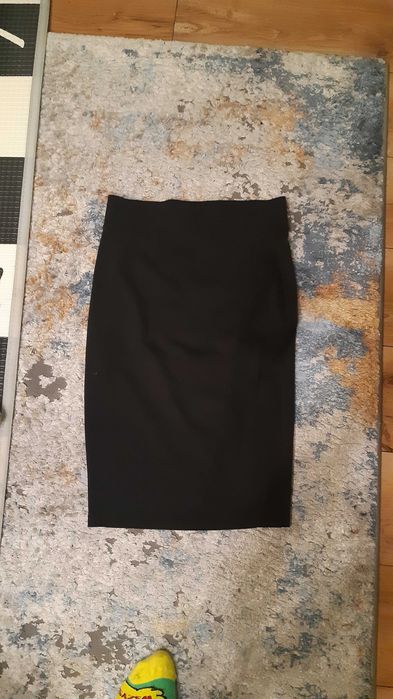 Czarna,ołówkowa prosta spódnica rozmiar s