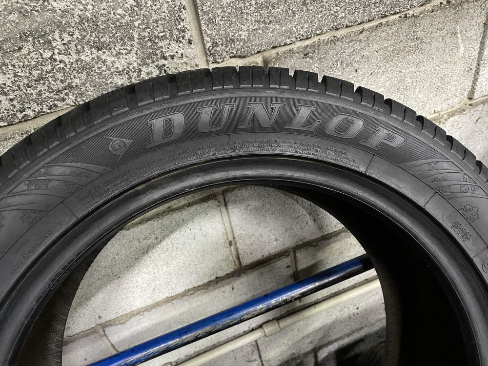 Зимові шини 235/50 R18 (97V) DUNLOP