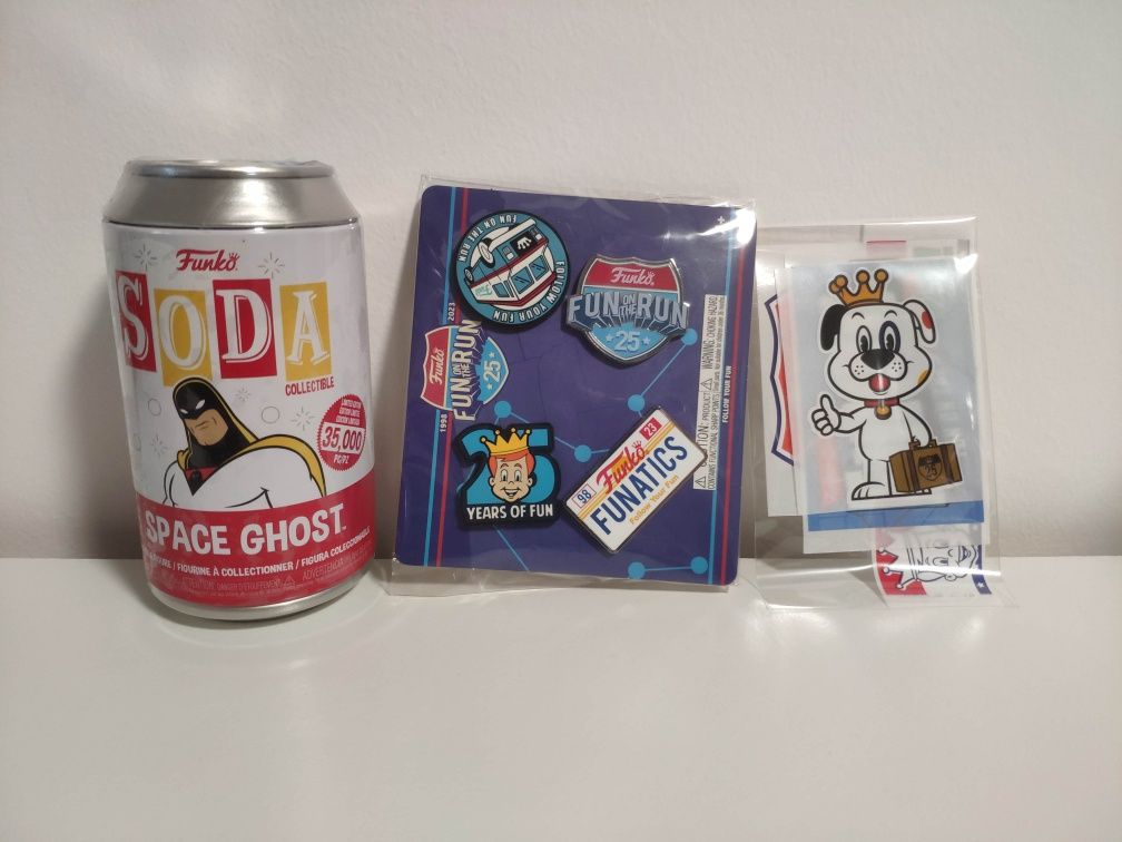 Funko Fun of the Run Box + Soda + Stickers + Pins