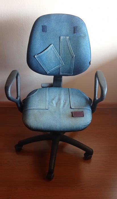 Продам офісні крісло в м.Хуст