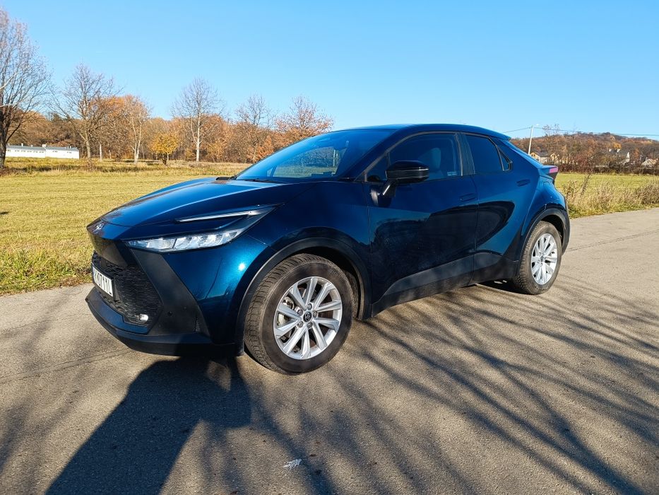 Toyota CH-R 1,8 Hybrid , 1 rej. luty 2025 , podgrzewane fotele, hak