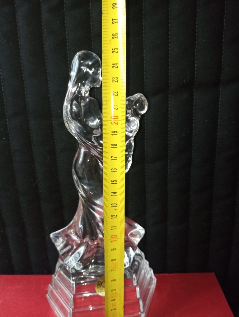 Estatueta mãe e criança em cristal