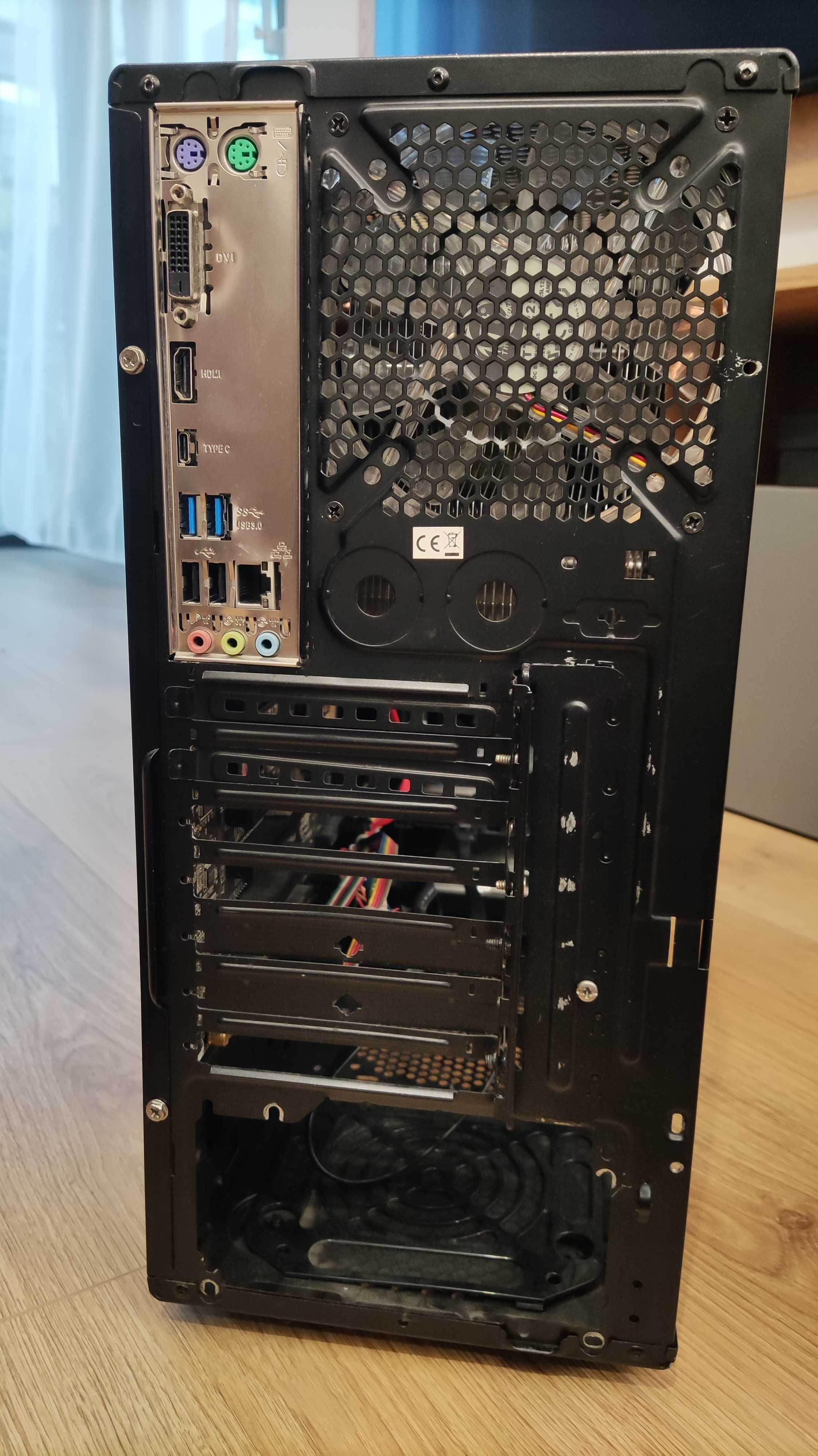 i5-6600k, Fortis 3, Asus Z170-P, 16GB DDR4 3200MHz CL16, HDD 1TB+500GB