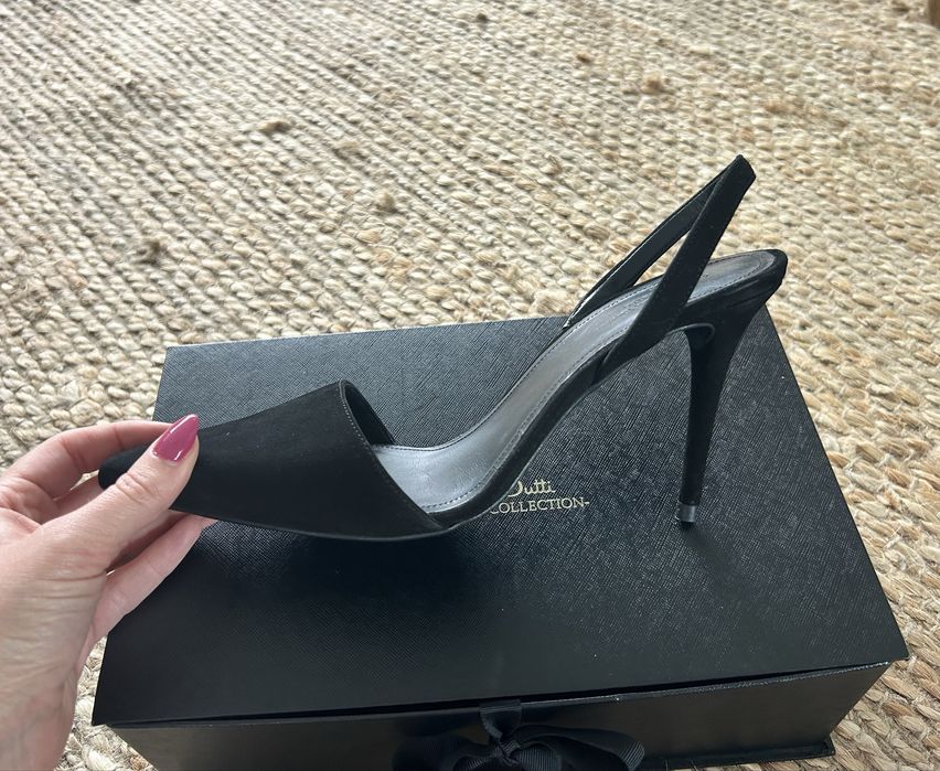 Czarne buty na obcasie bez piety Massimo Dutti 41