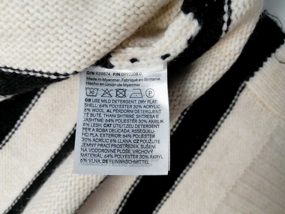 Новый теплый свободный свитер с содержанием шерсти H&M