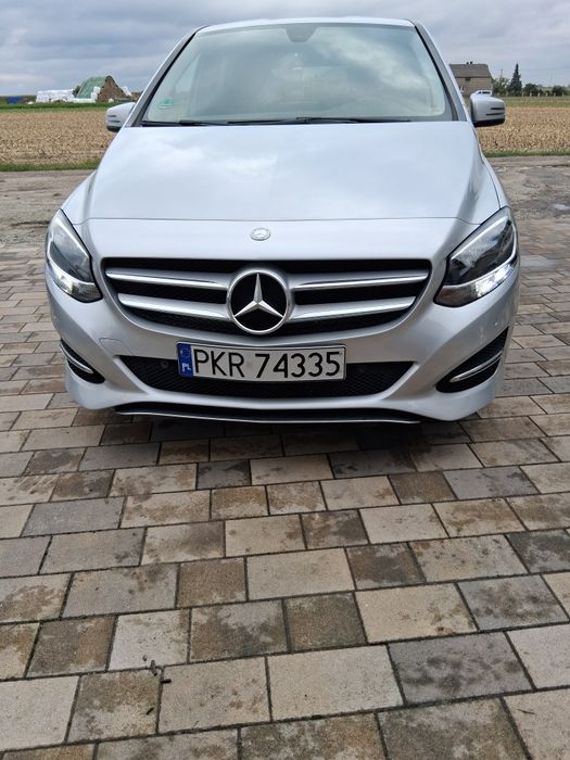 Sprzedam Mercedes 180 klasa B 2015rok vw t-roc 2019