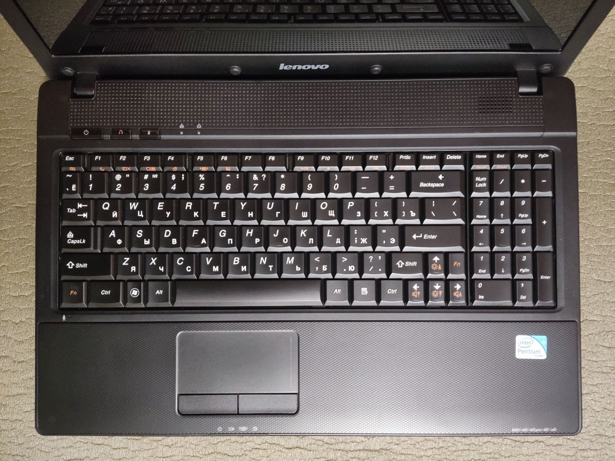 Ноутбук Lenovo Леново g560 15.6" з покращеними характеристиками сумка