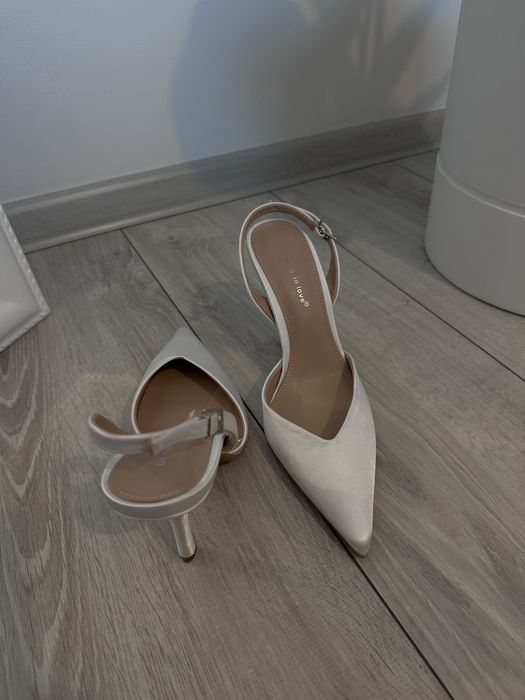 Damskie białe szpilki eleganckie