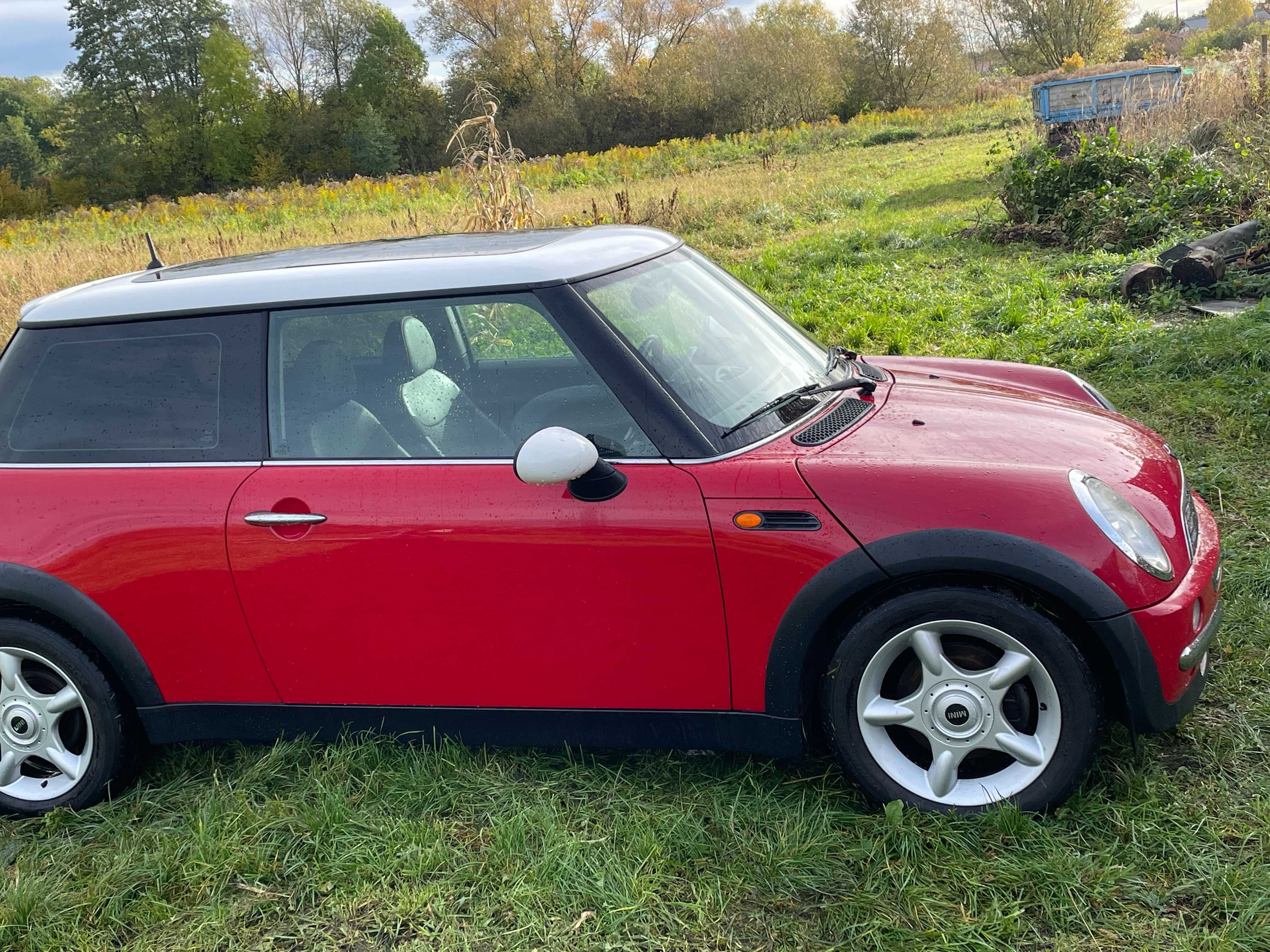 MINI COOPER 1,6 Benzyna   R50 .