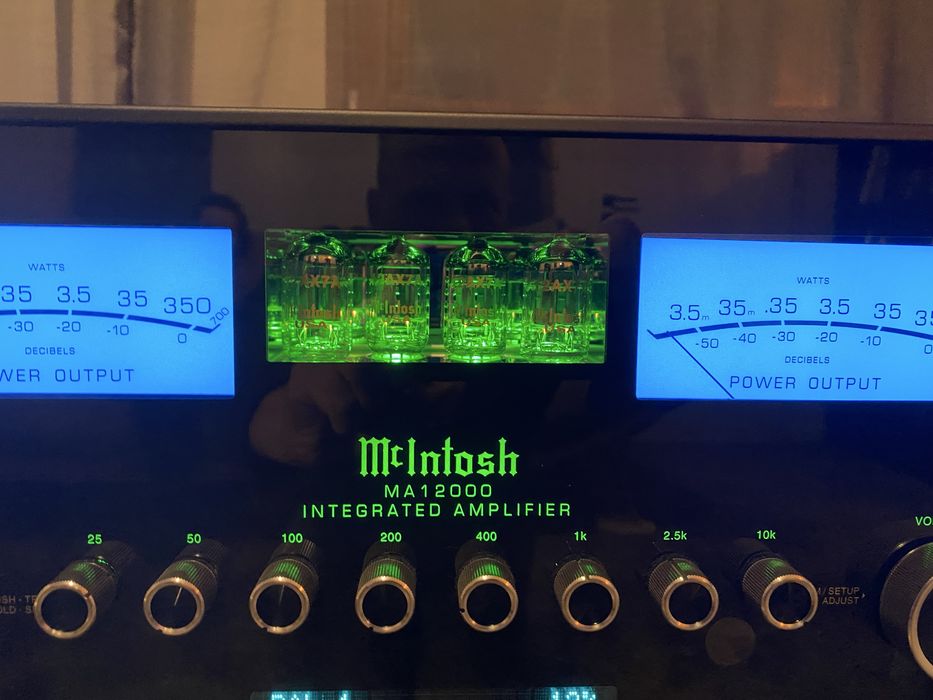 McIntosh MA12000 – stan idealny, kupiony nowy, niecałe 2 lata temu