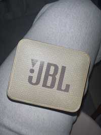złoty głośnik JBL GO 2