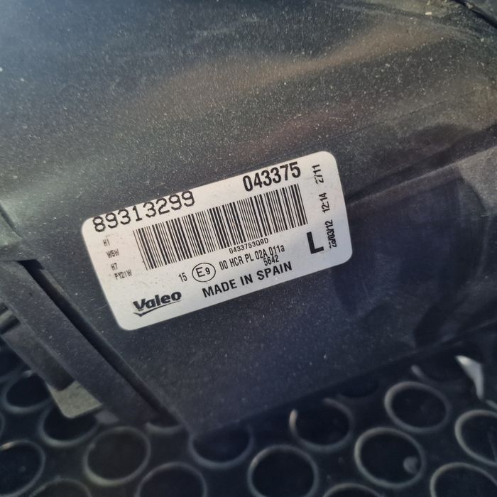 Otica esquerda Corsa D