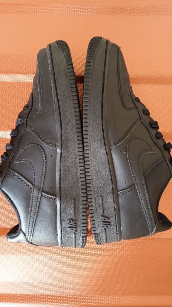 Кросівки Nike Air Force 1 - 37,5 розмір. Оригінал