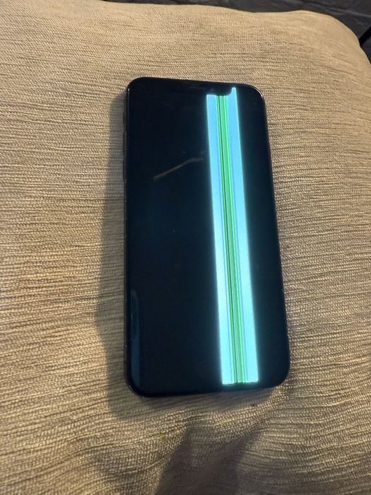 Продам телефон apple iPhone x 10 256gb побитий на запчастини