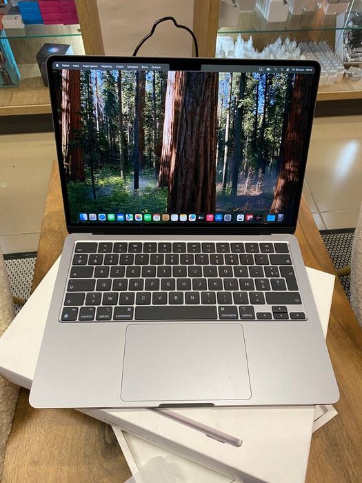 Ноутбук Apple MacBook Air 13,6" M3 16/256GB Space Gray (MC8G4) 2024