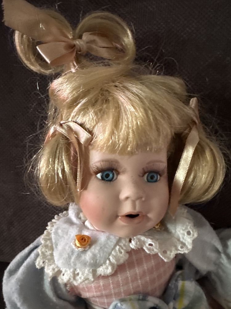 Lalka porcelanowa kolekcjonerska
