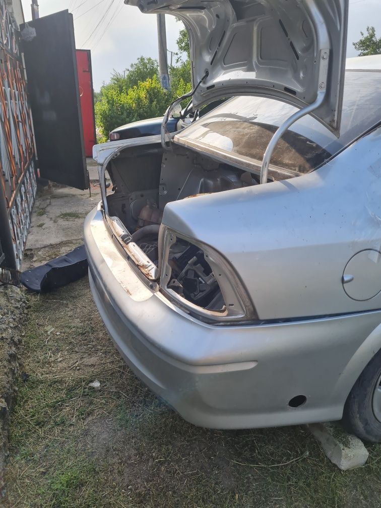 Opel Vectra B  Розбор 1.6