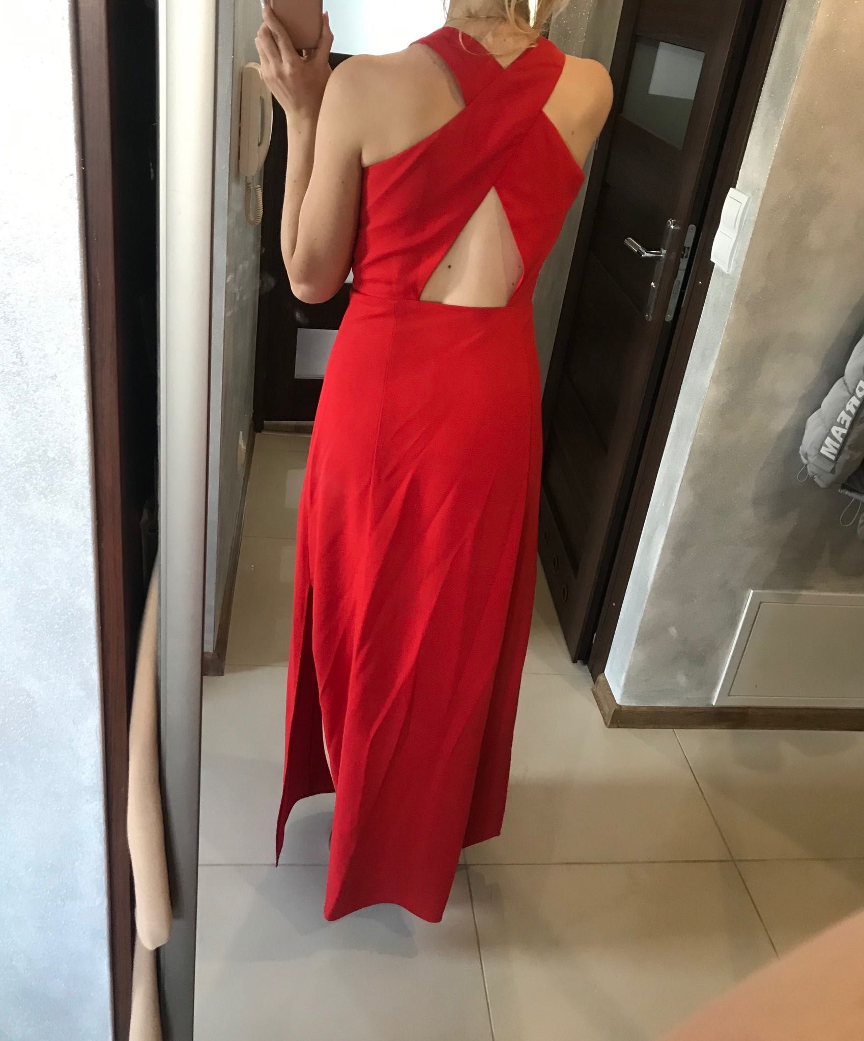 Czerwona , długa sukienka