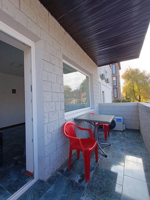 Сдам  двухкомнатную посуточно квартира центр правый берег