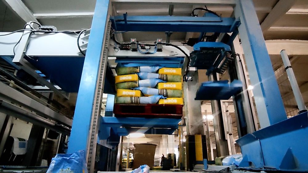 PRZEMYSŁOWY POLSKI paletyzator półkowy/ paletyzator windowy