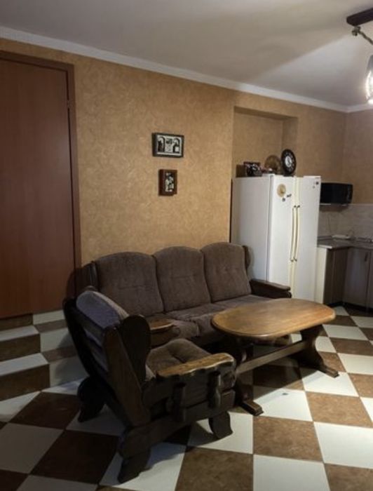 Здається будинок