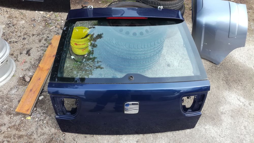 Klapa bagażnika seat Leon I szyba