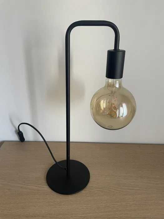 Candeeiro de mesa preto estilo industrial
