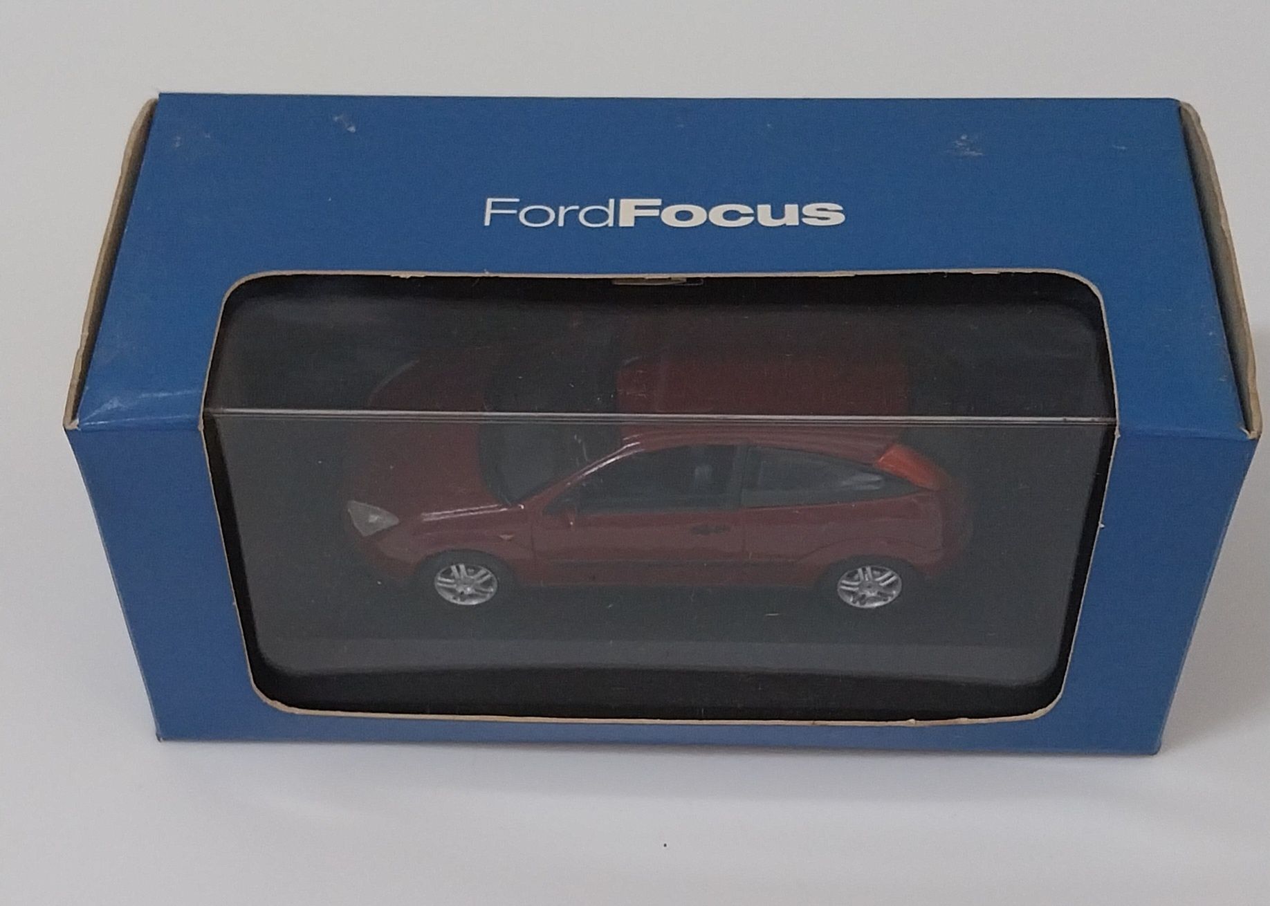Miniatura Minichamps Ford Focus escala 1/43