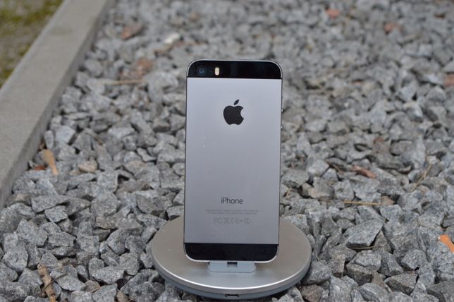 Apple iPhone 5S 16 GB Space Neverlock! Гарантия! Айфоны бу купить