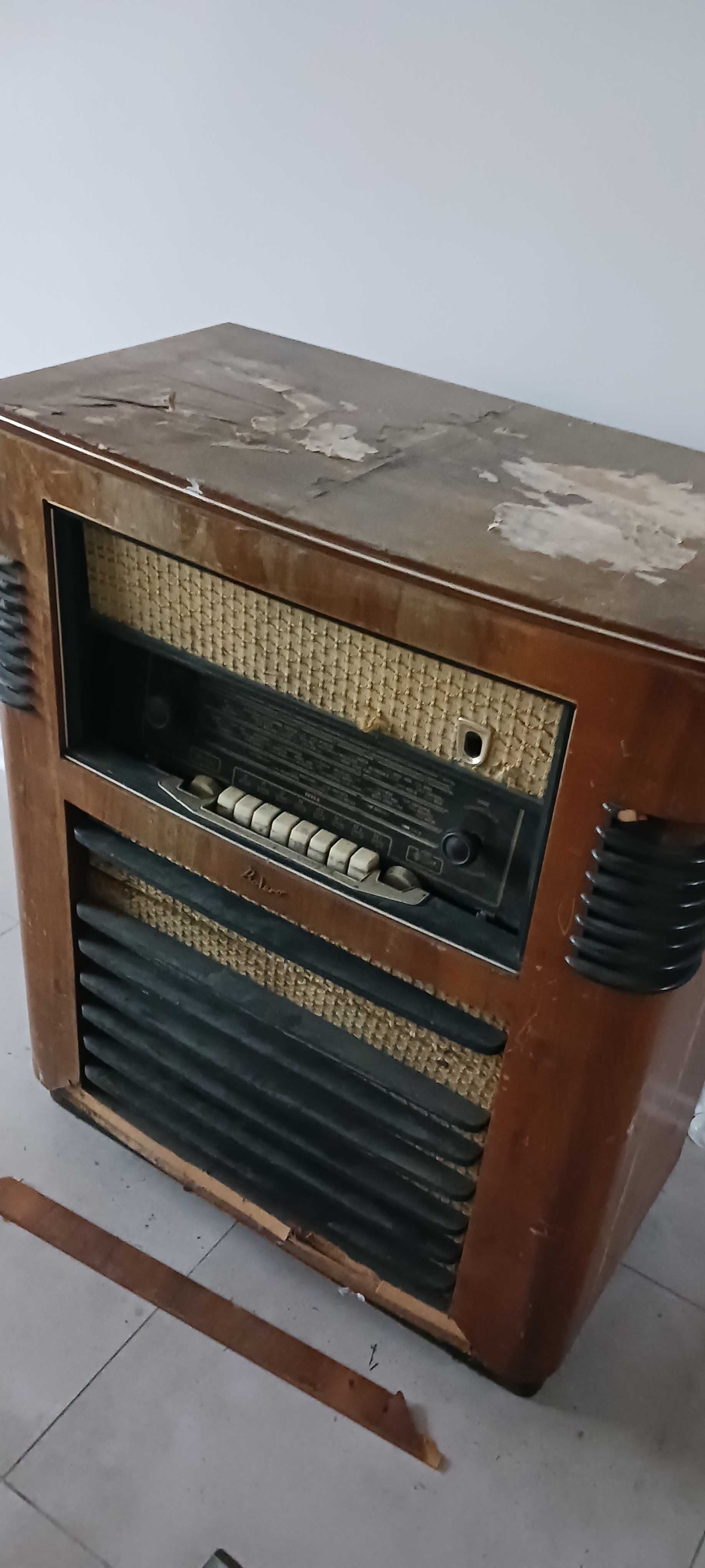 Radio- gramofon Bolero Tesla