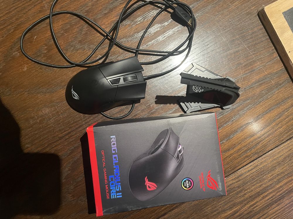 Conjunto de rato, teclado e headsets
