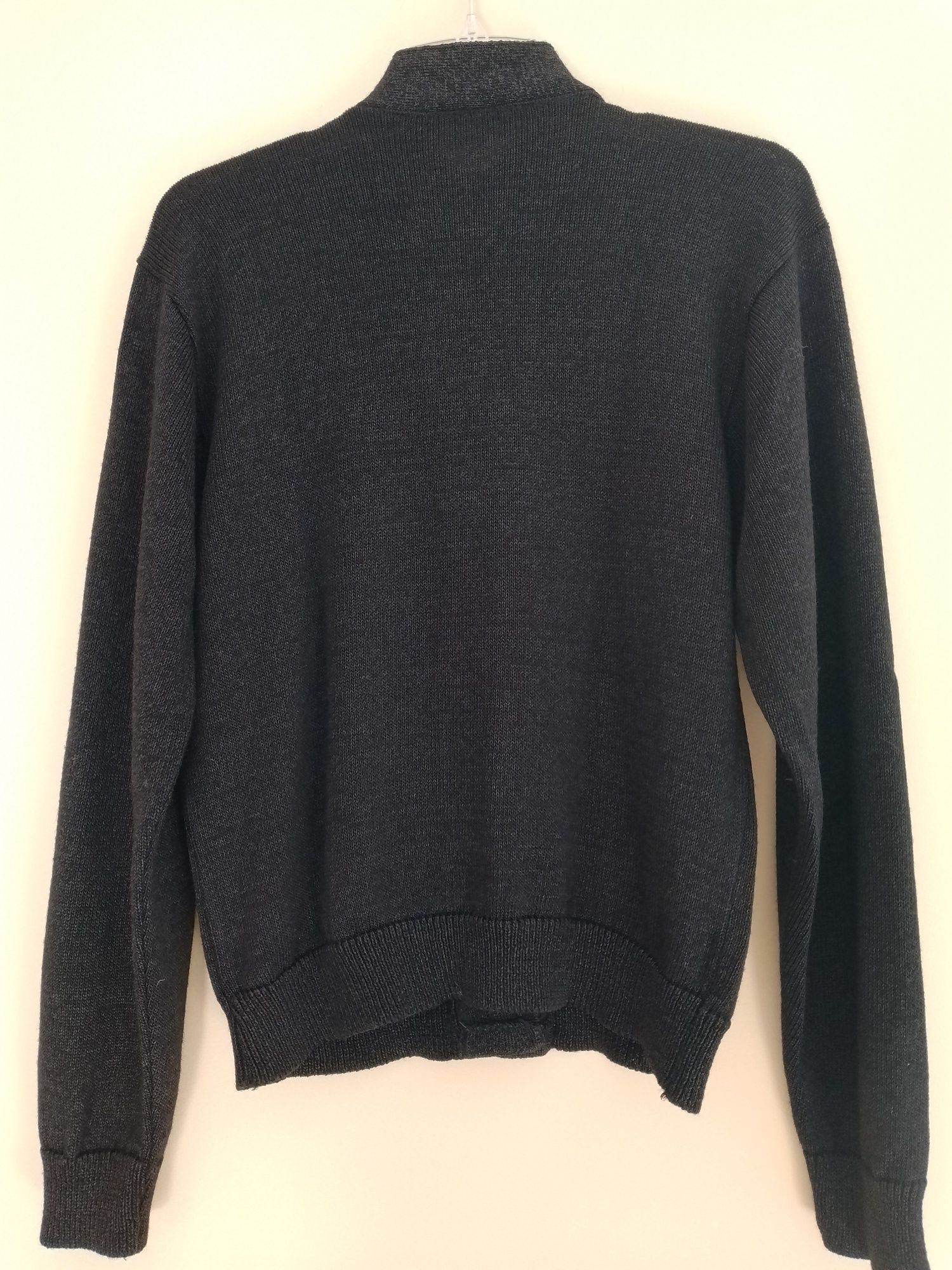 Sweter damski z dżetami