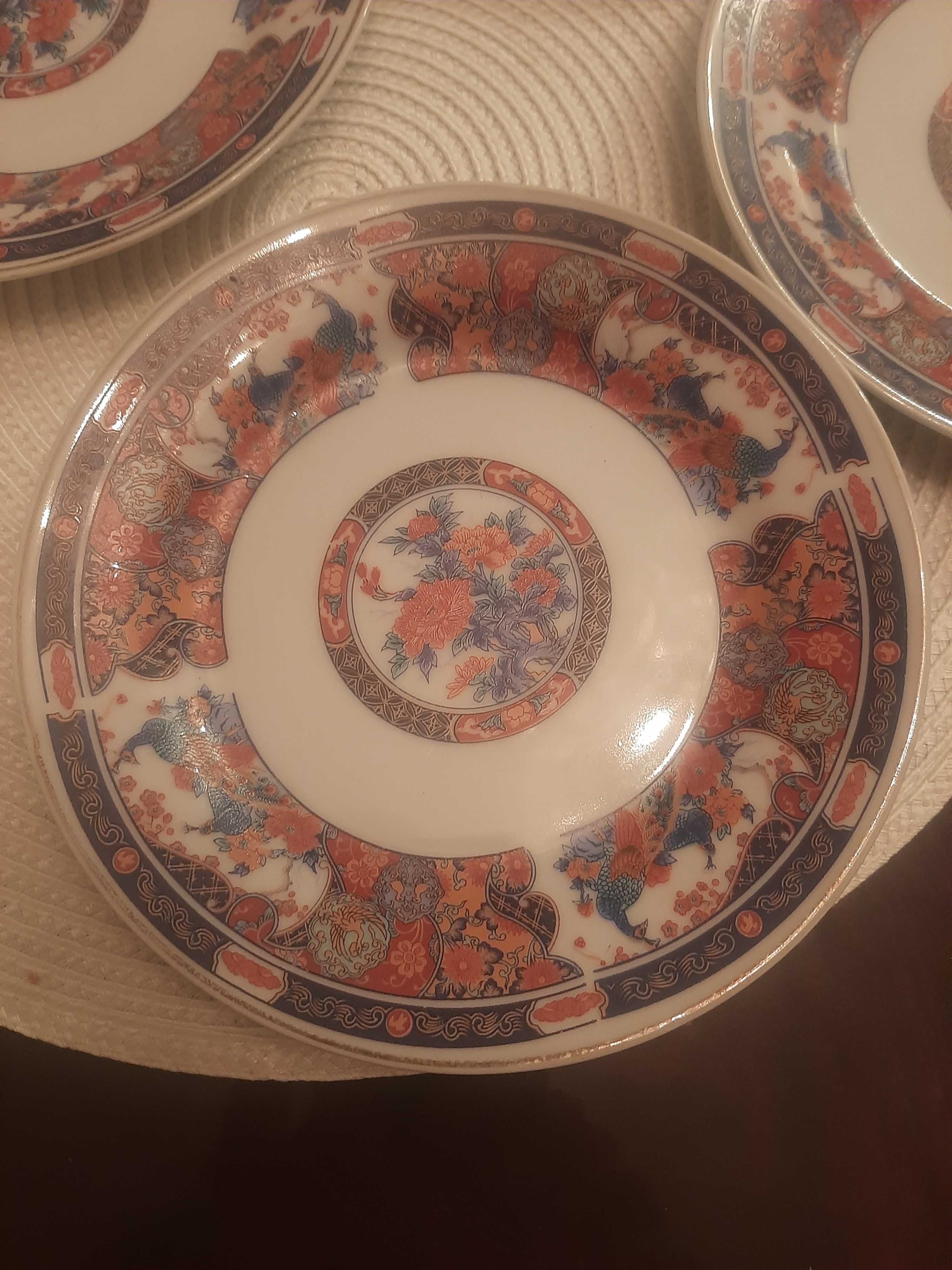 chińska porcelana do kawy z czasów PRL filiżanki talerzyki motyw pawia