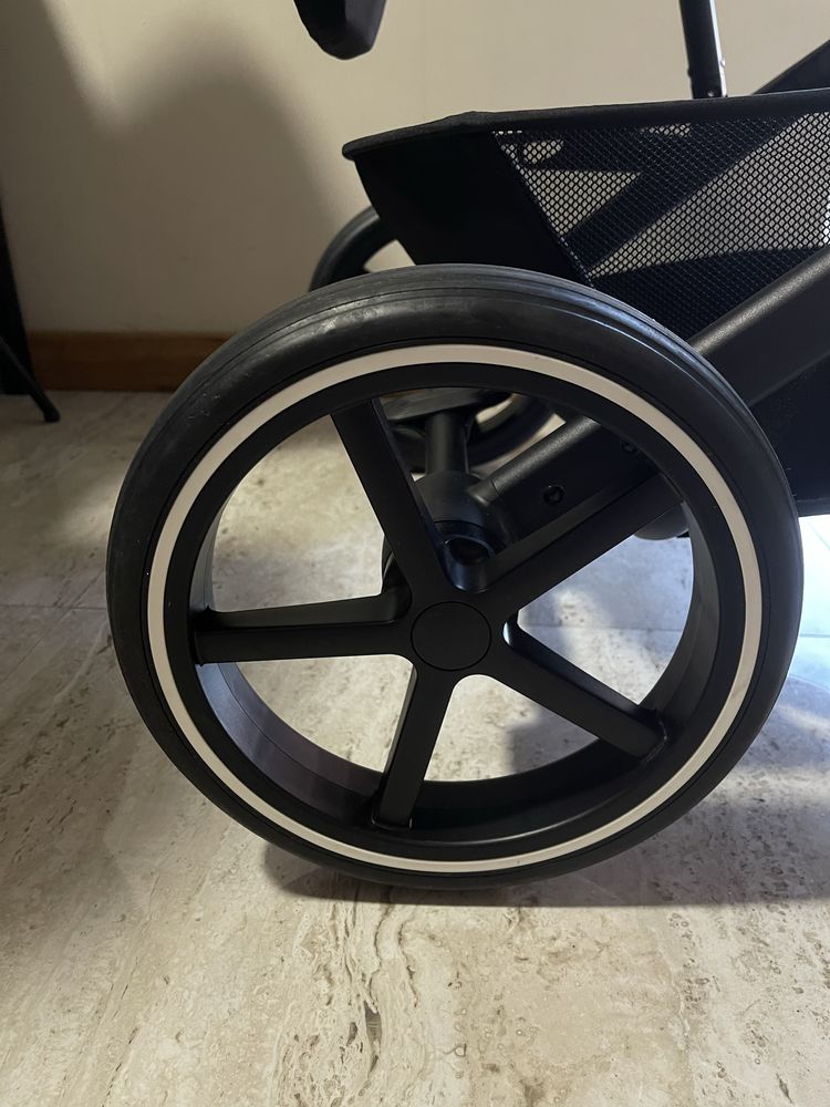 Cybex Balios S Lux Moon Black 2025 Прогулянкова коляска
