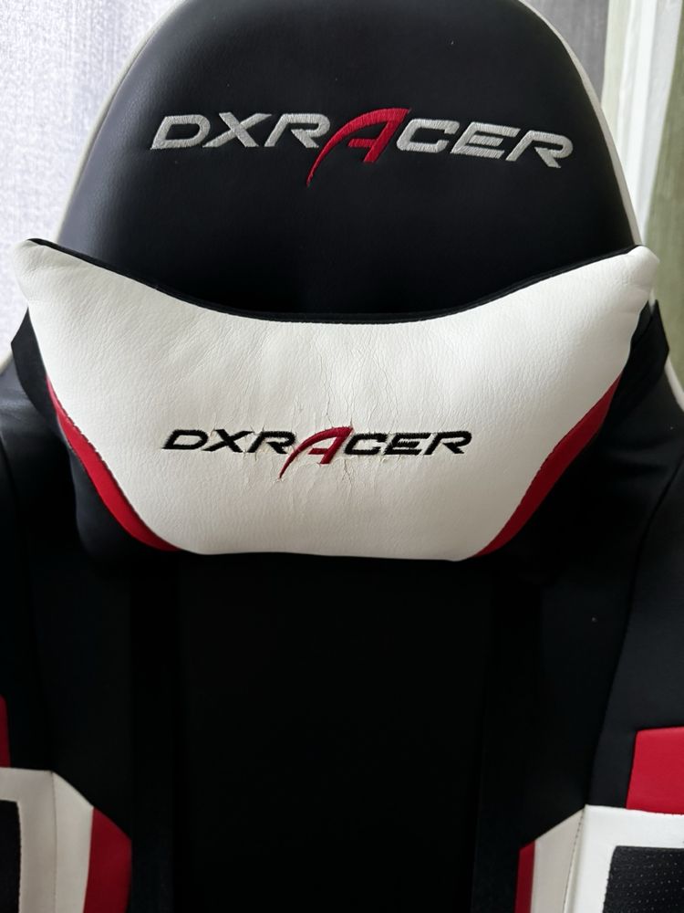 Крісло компютерне Dxracer