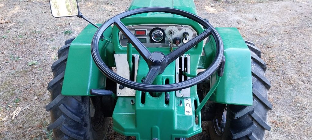 Tractor ferrari com matricula e freze