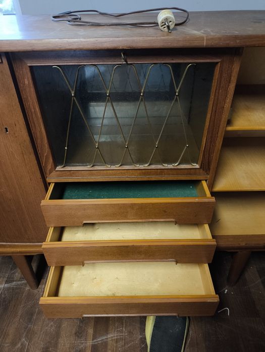 Witryna  podświetlana vintage