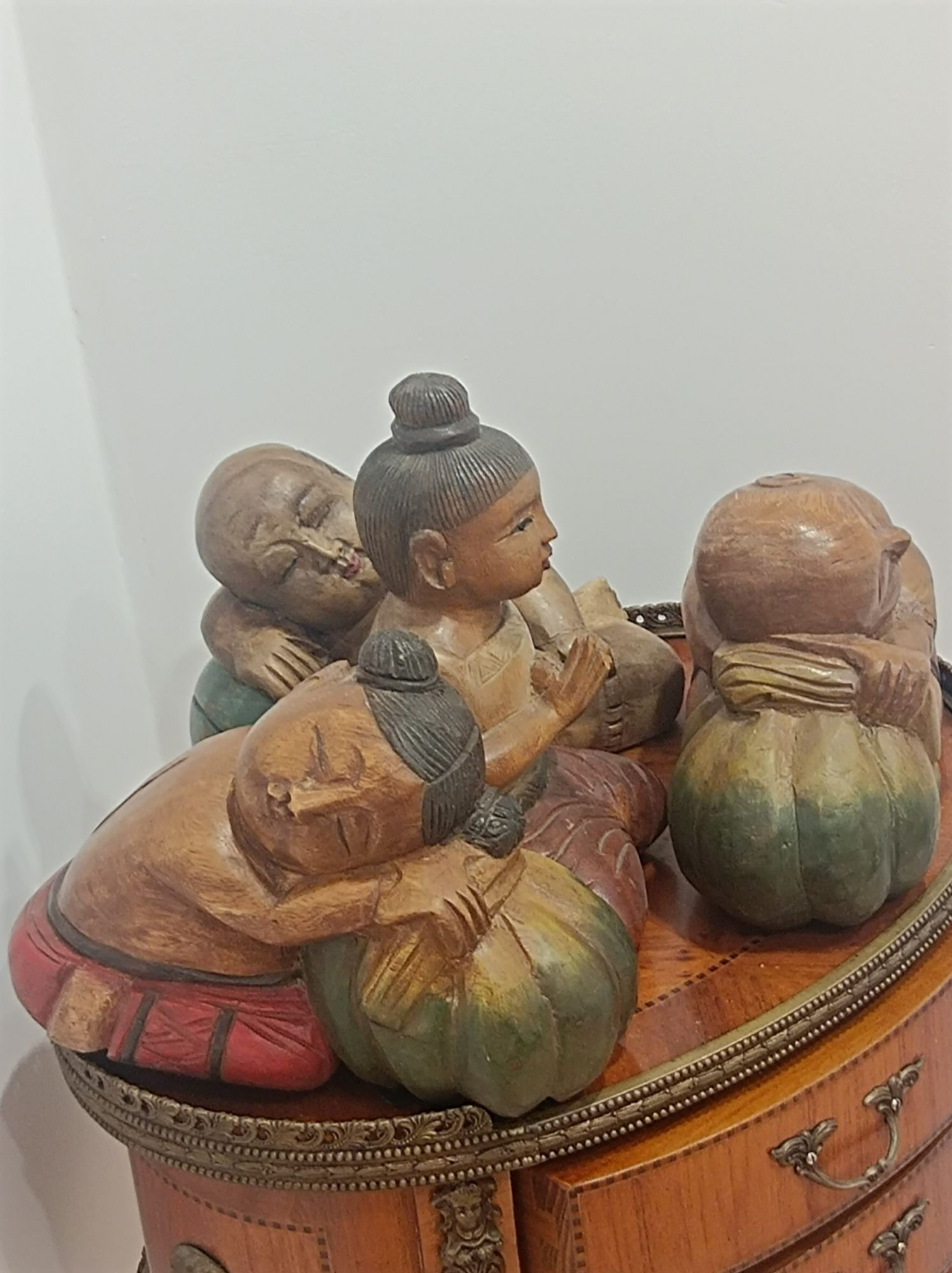 Chińskie stare rzeźby .Śpiace dzieci z dynią ,przynoszące szczęście.