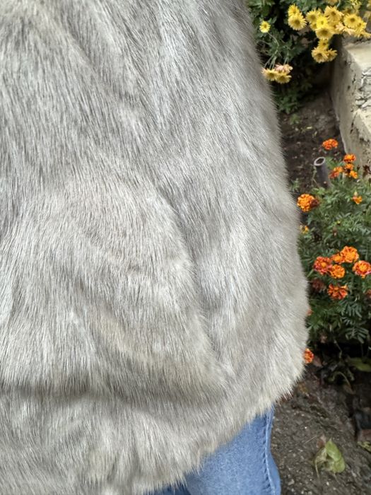 Продам норкову шубу