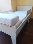 Cama de criança SLÄKT IKEA, 80x200 cm + barreiras + colchão